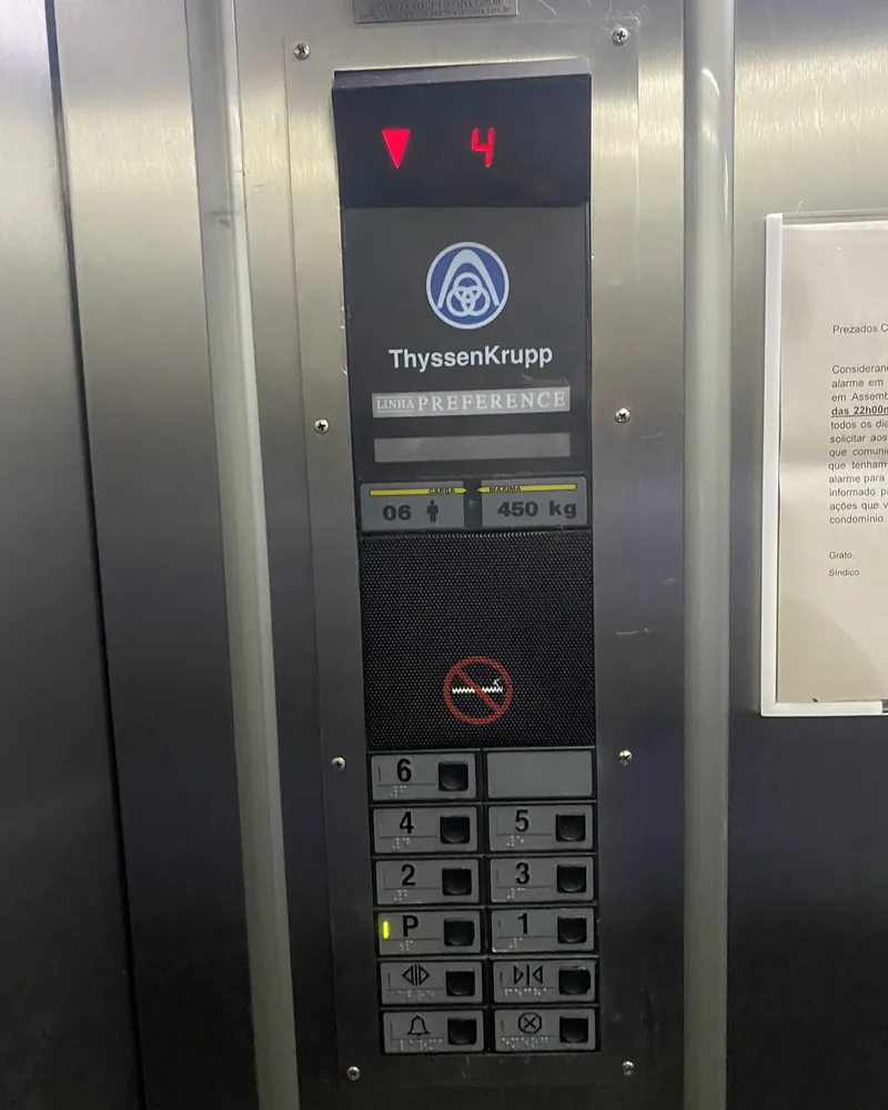 Painel da cabina antigo