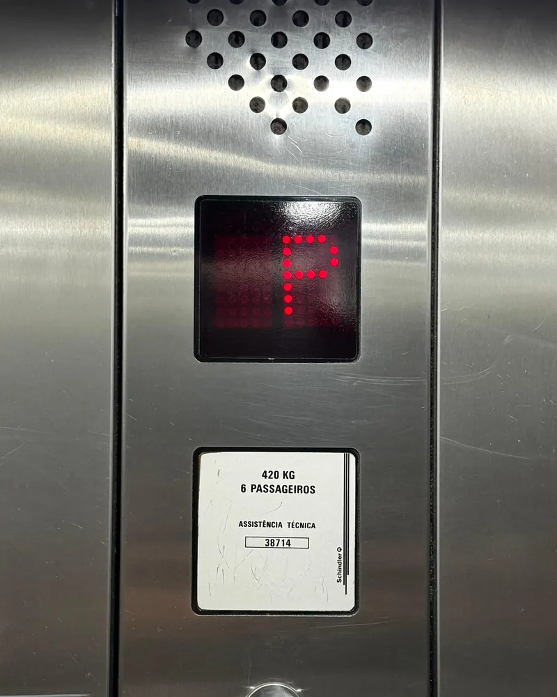 Indicador de cabina antigo